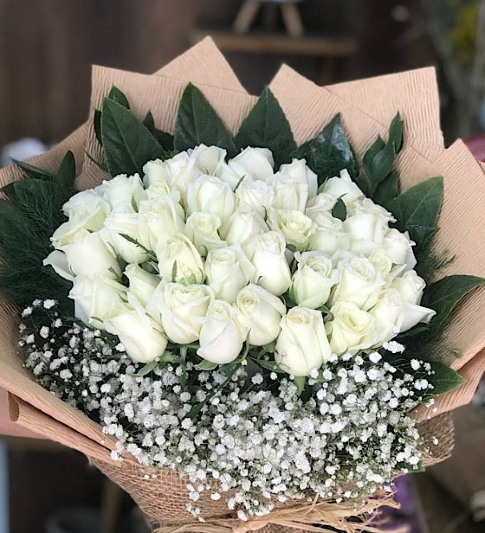 41 adet beyaz gül buketi – Manavgat ve Side’ye zarif çiçek teslimatı
