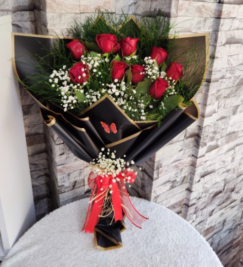9’lü Kırmızı Gül Buketi