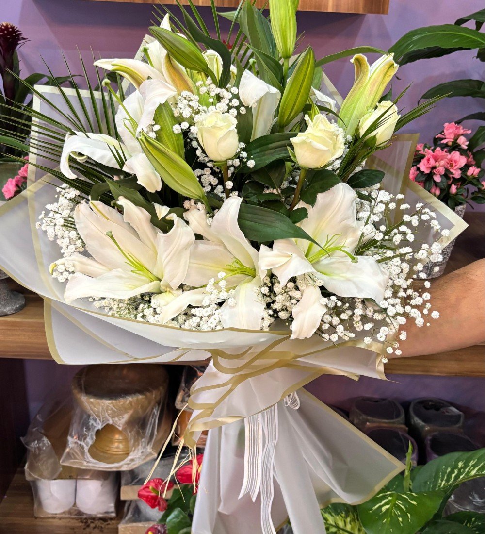 3 Gül Lilyum Buketi | Manavgat & Side Canlı Çiçek 3 Gül Lilyum Buketi – Manavgat Aynı Gün Canlı Çiçek