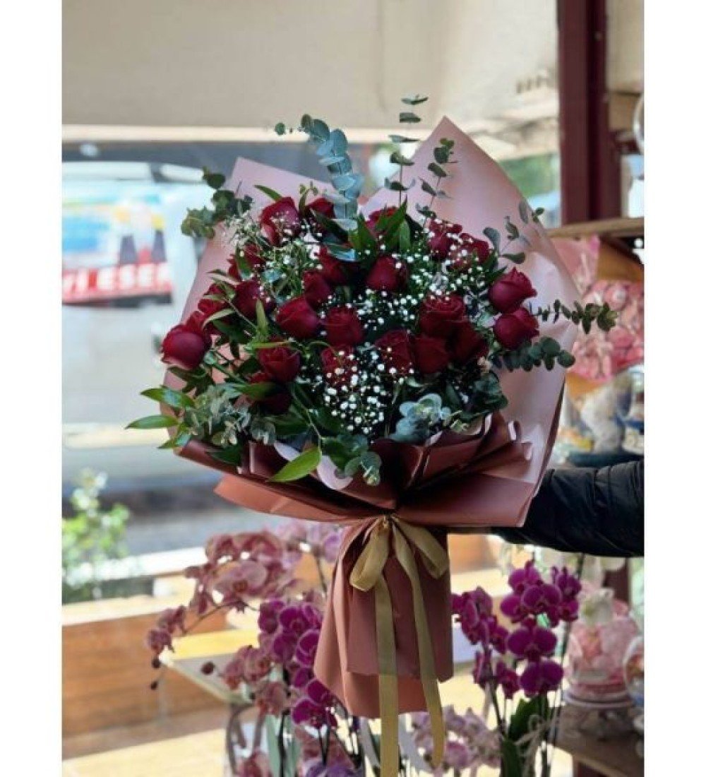 25’li Kırmızı Gül Buketi | Manavgat & Side Çiçekçi 25’li Kırmızı Gül Buketi – Manavgat Aynı Gün Teslim